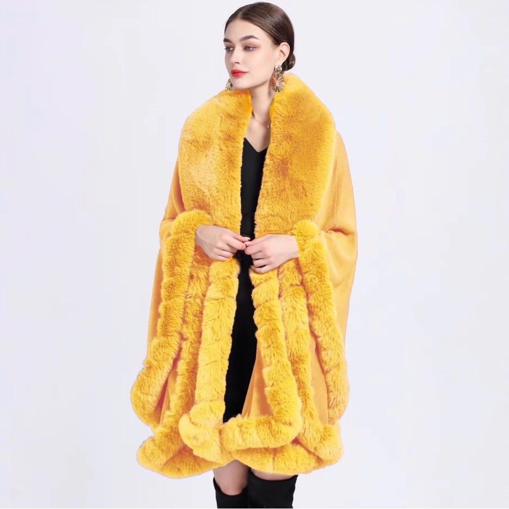 Elegant Yellow Faux Fur Trim cardigan